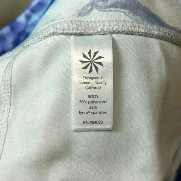 Athleta High Rise Fuji Chaturanga Cropped Capri Legging Size Medium Blue White - Picture 8 of 11